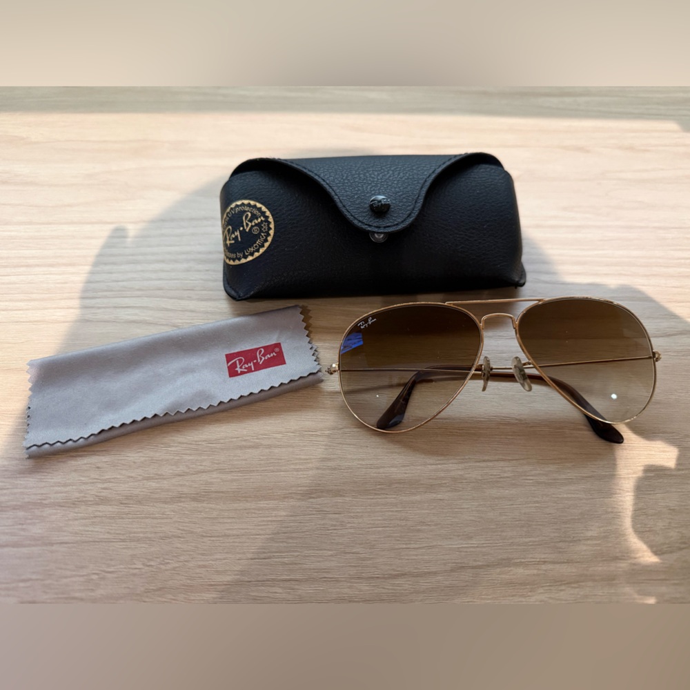 Ray-Ban Gold Aviator Sunglasses with Black Case